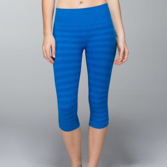Lululemon In The Flow Crop II Striped Legging - Picture 2 of 15
